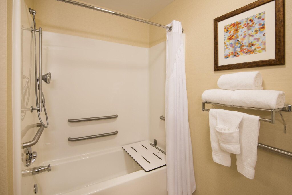 Standard chambre Holiday Inn Express & Suites Sharon-Hermitage, an IHG Hotel
