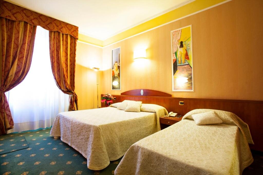Standard Dreier Zimmer Hotel Puccini