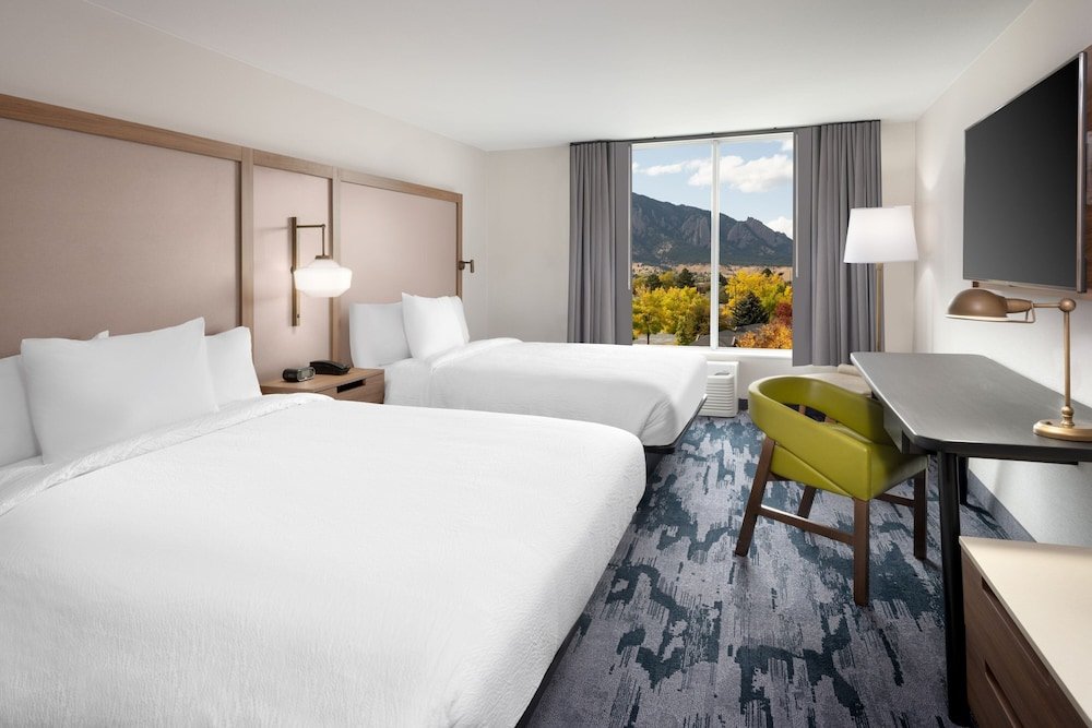 Habitación cuádruple Estándar con vista a la montaña Fairfield Inn & Suites Boulder