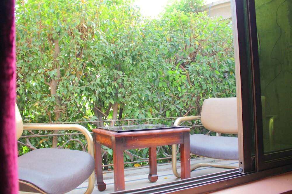 Deluxe Suite with balcony Lahore Guest House