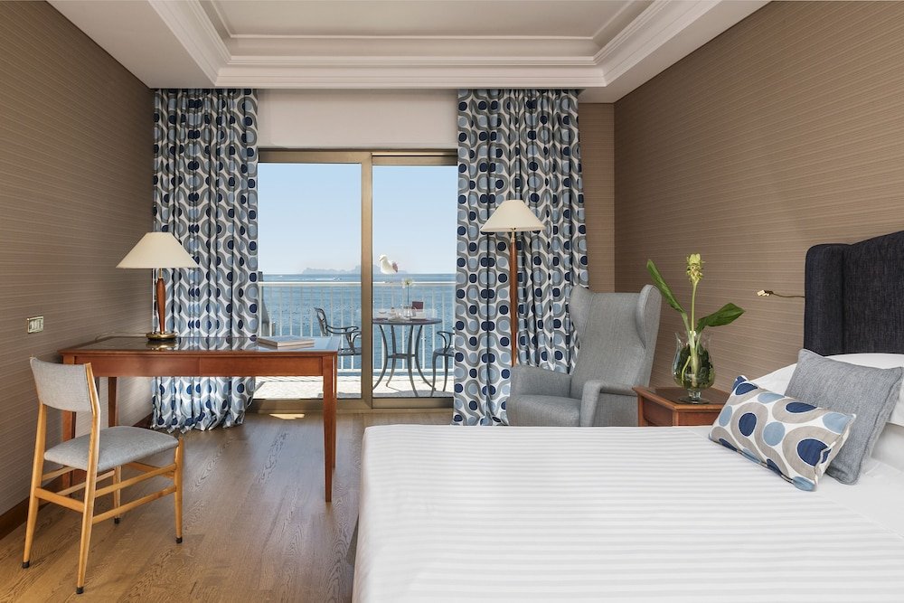 Двухместный номер Superior с балконом и с видом на море Hotel Royal Continental