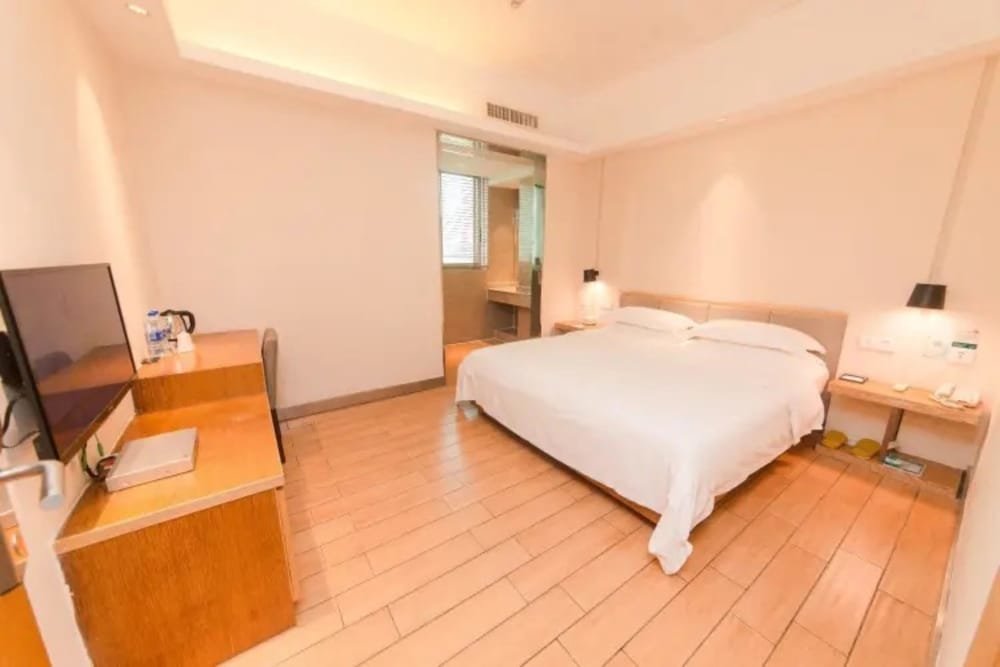 Standard Double room City Convenient Hotel Chimelong Branch