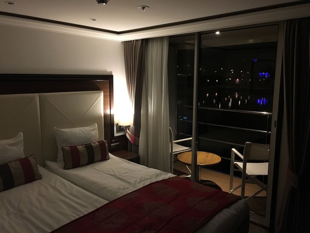 Suite Business con balcone e con vista sul fiume Select MS William Shakespeare - Frankfurt