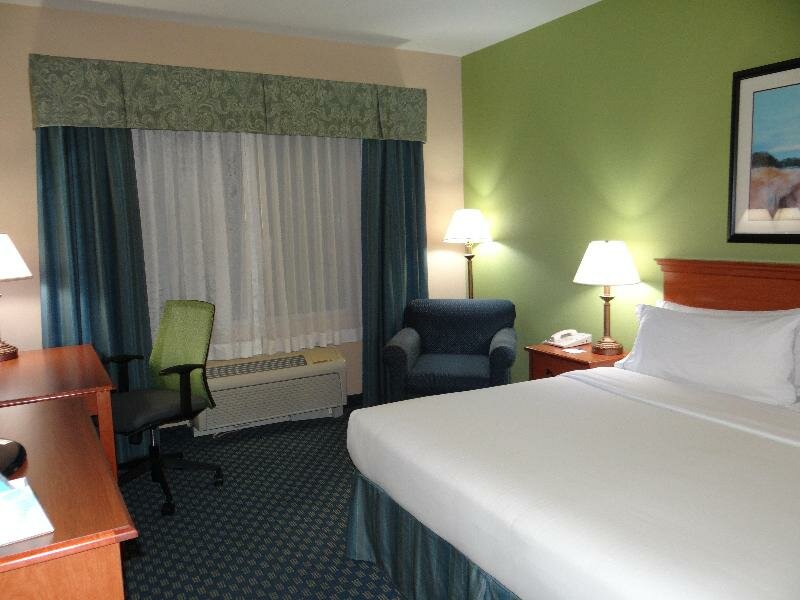 Standard room Holiday Inn Express Hotel & Suites Salisbury