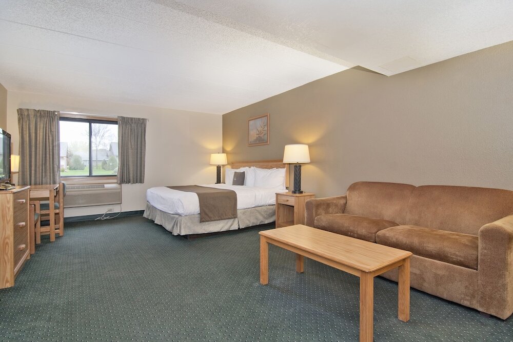 Double Family Suite Boarders Inn & Suites by Cobblestone Hotels - Faribault