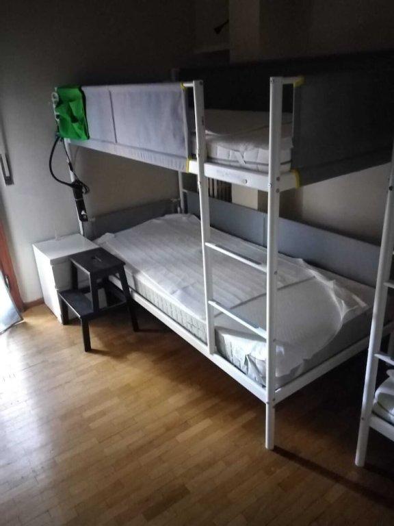 Cama en dormitorio compartido Florence Hostels Anamaria