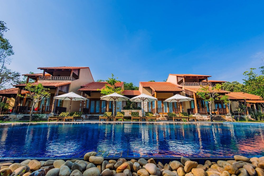 Вилла с балконом и beachfront Green Bay Phu Quoc Resort & Spa