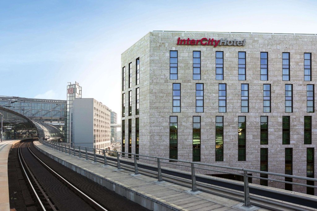 Номер Business IntercityHotel Berlin Hauptbahnhof