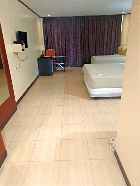 Трёхместный номер Standard Cebu Dulcinea Hotel and Suites-MACTAN AIRPORT HOTEL