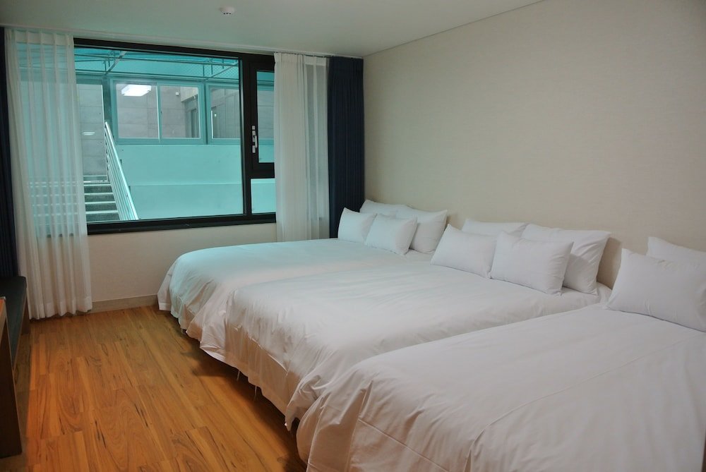 Standard Dreier Familie Zimmer Jeju Noblesse Tourist Hotel