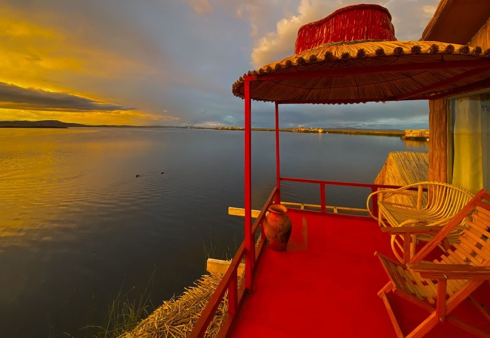 Habitación triple familiar Estándar con vista al lago Uros Samaraã‘a Uta Lodge