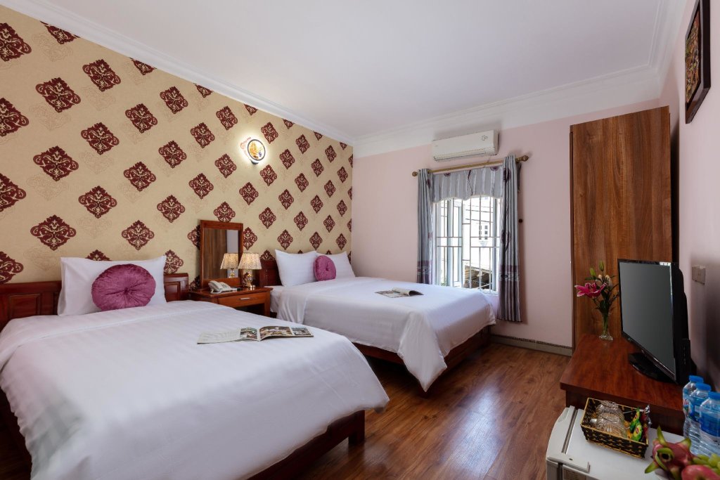 Superior Dreier Zimmer Airport Hotel Hanoi - Convenient & Friendly