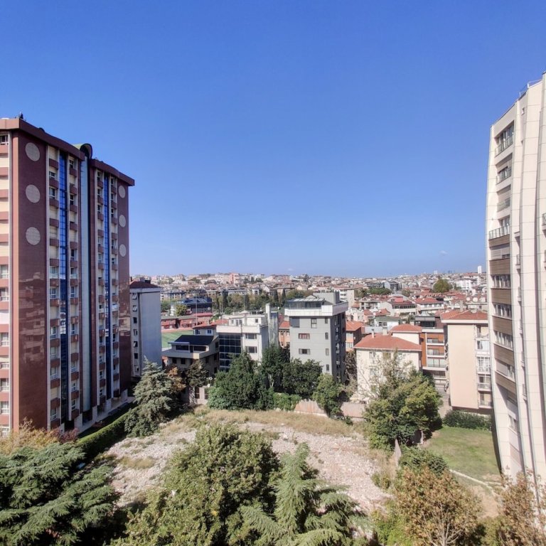 Апартаменты Lovely Flat With Central Location in Kadikoy