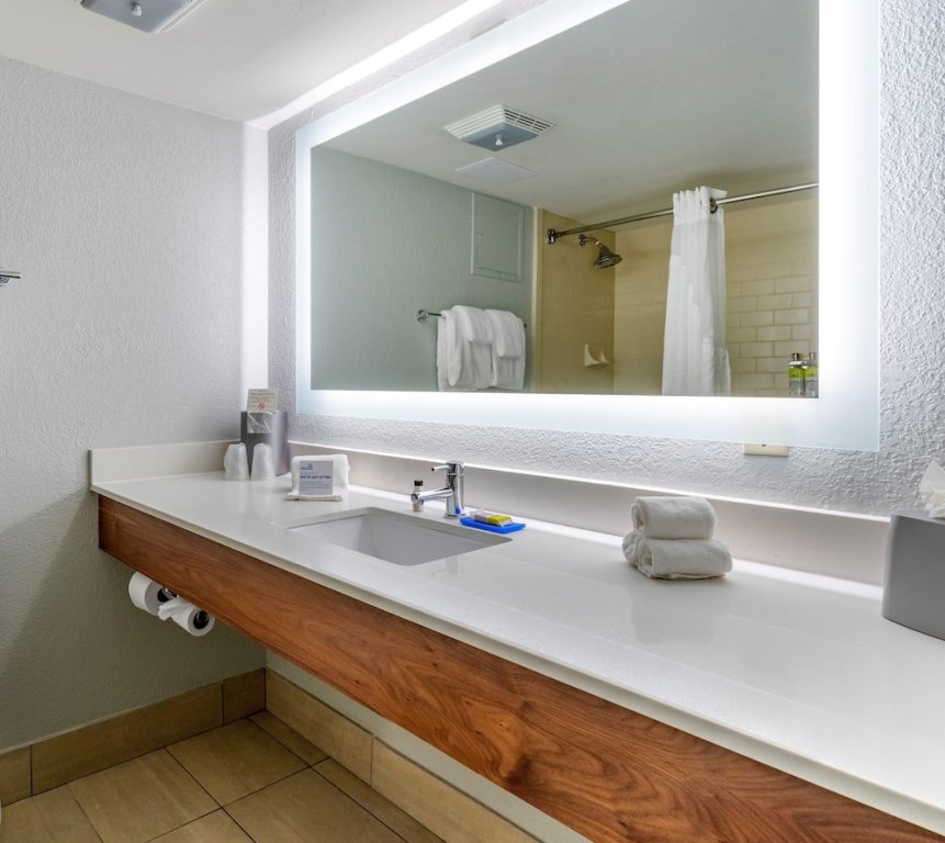 Standard room Holiday Inn Express Cape Coral-Fort Myers Area, an IHG Hotel