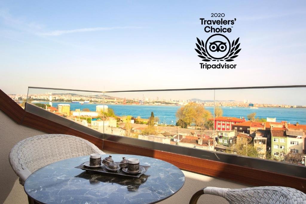 Трёхместный номер Superior с видом на море Acra Hotel - Special Category