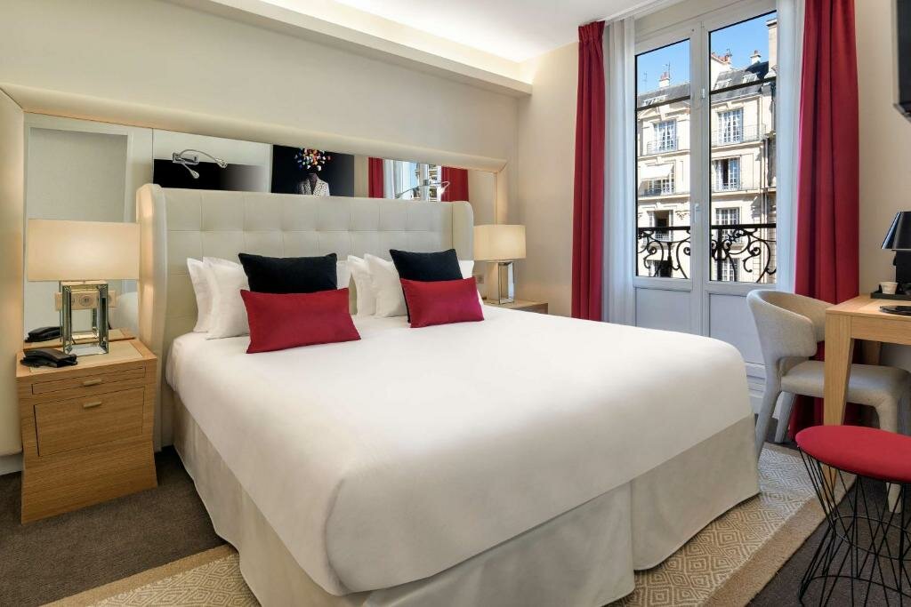 Guest Doppel Zimmer mit Balkon Hotel Camille Paris Gare de Lyon, Tapestry Collection by Hilton