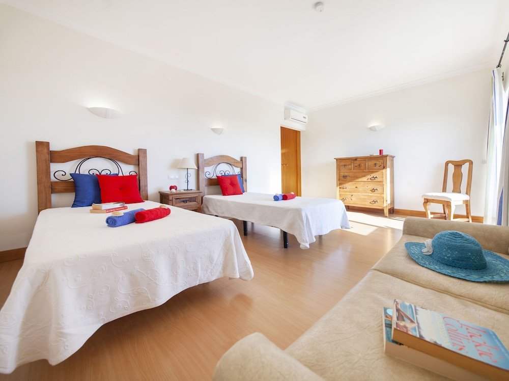 Вилла с 4 комнатами с видом на море Villa Costa Brava