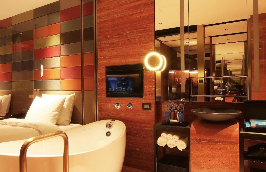 Standard Dreier Zimmer mit Stadtblick H2O HOTEL