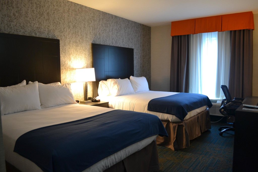 Двухместный номер Standard Holiday Inn Express Hotel & Suites Knoxville, an IHG Hotel