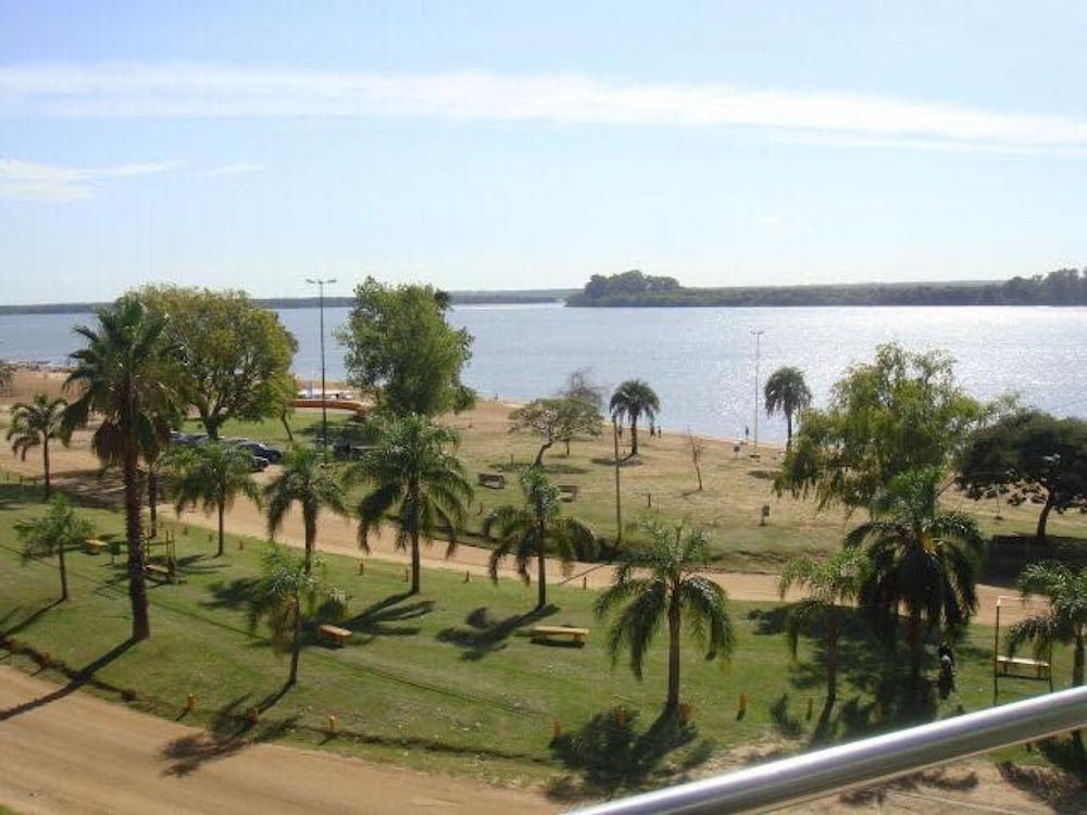 Трёхместный номер Standard с видом на озеро Brisas del Lago Apart y Hotel