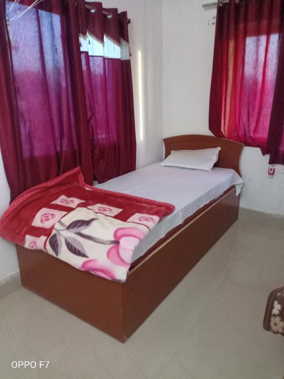Кровать в общем номере (мужской номер) Rama Guest House