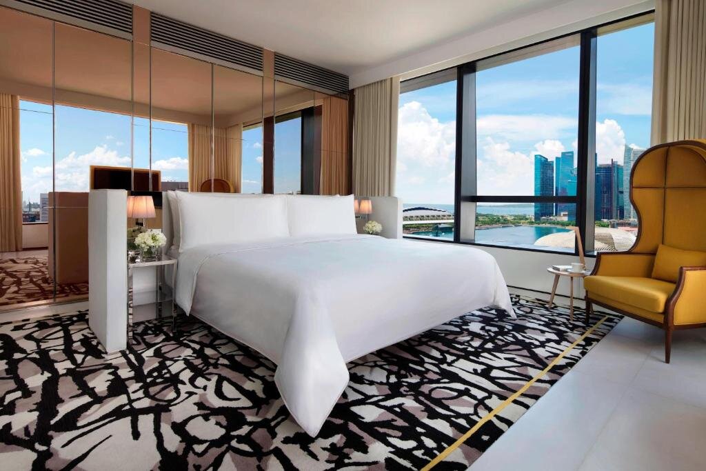 Двухместный клубный номер Premier с видом на залив JW Marriott Hotel Singapore South Beach