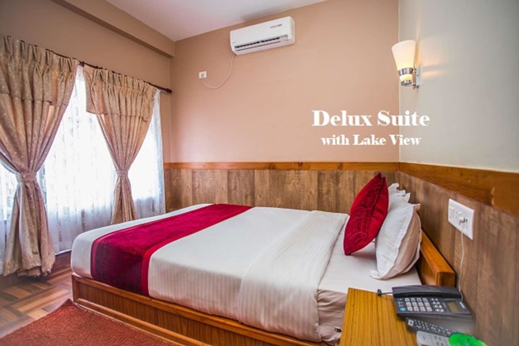 Люкс Deluxe Grand Shivalaya Hotel And Restro