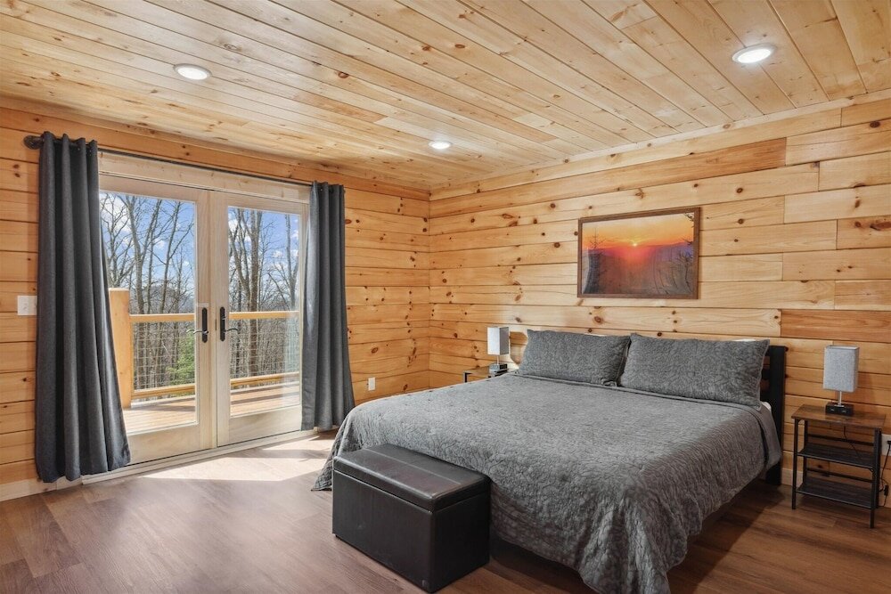 Standard room Above The Summit 5 Bedroom Cabin by RedAwning