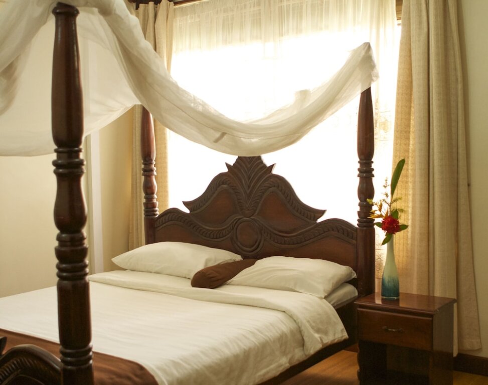 Standard Single room with balcony Olive Gardens Hotel Kampala