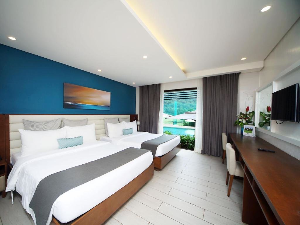 Premier Zimmer mit Poolblick Fairways and Bluewater Boracay