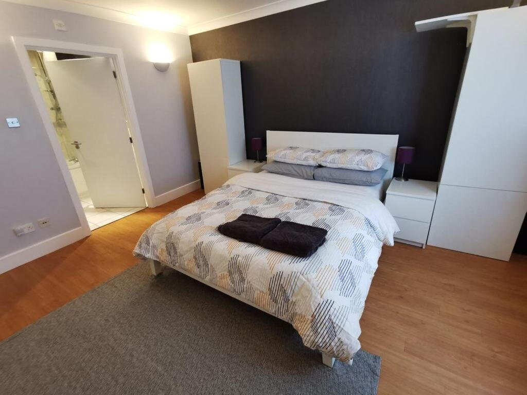 Appartement 1 chambre Large modern GF 1-bed apartment Sleeps 2
