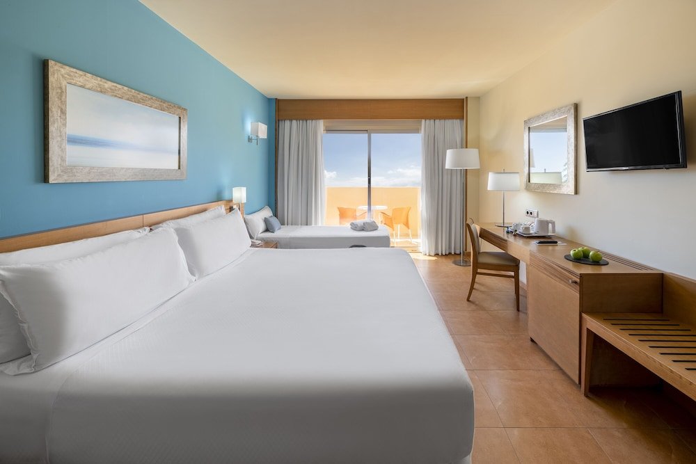 Одноместный номер Standard с балконом и с видом на море Elba Carlota Beach & Golf Resort