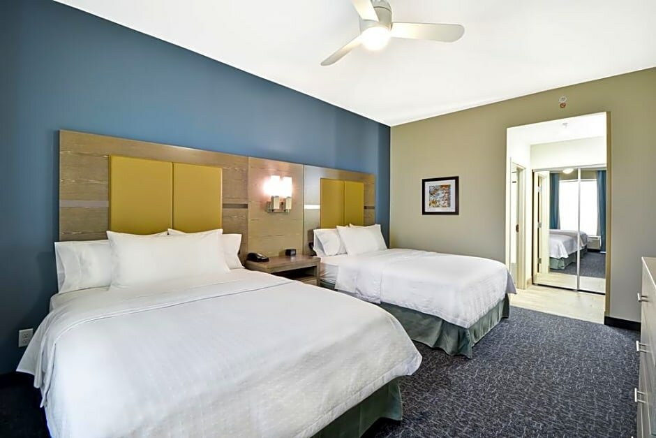 1 Bedroom Mobility / Hearing Accessible Roll-In Shower Quadruple Suite Homewood Suites by Hilton Orlando Theme Parks