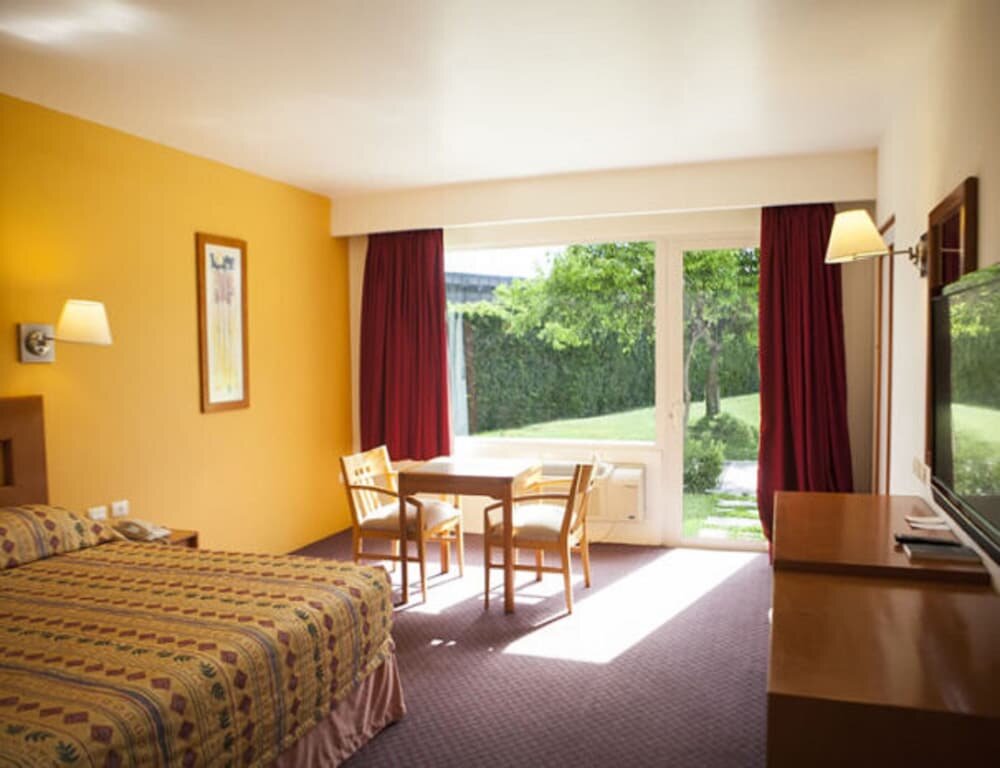 Standard room Hotel Paradise Inn