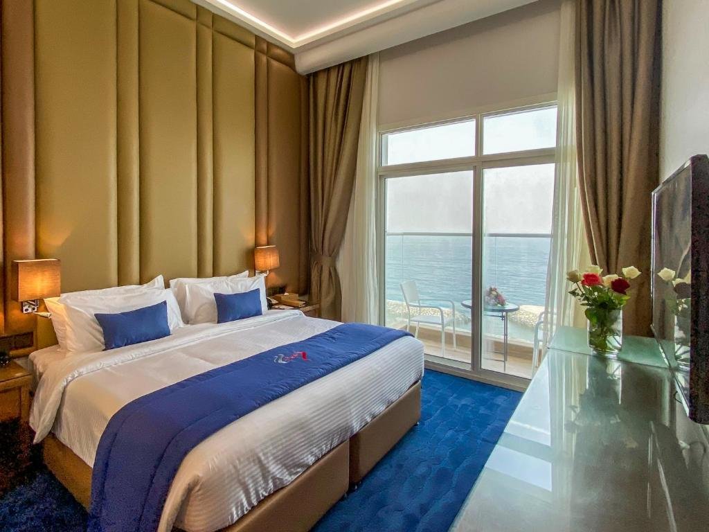 Junior Suite with balcony and with ocean view Mirage Bab Al Bahr Beach Hotel