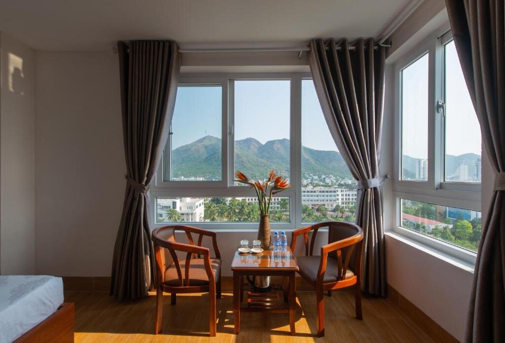 Двухместный номер Standard с видом на горы Canary Nha Trang Hotel