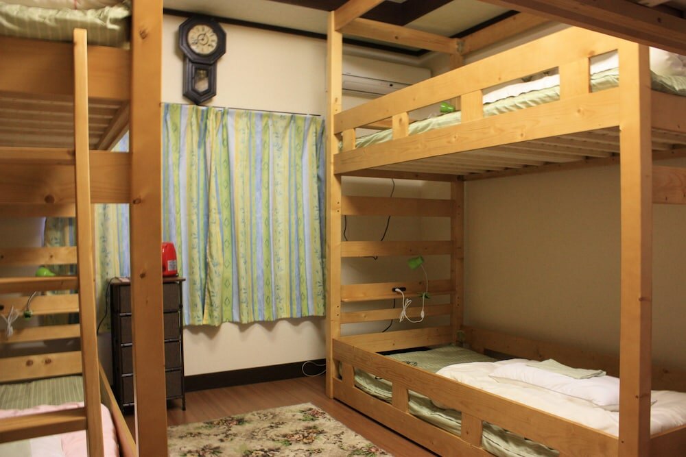 Кровать в общем номере (мужской номер) Guesthouse Seiryuu Kibako - Hostel