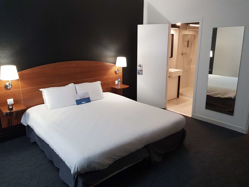 Superior Double room Kyriad Hotel Clermont Ferrand Centre