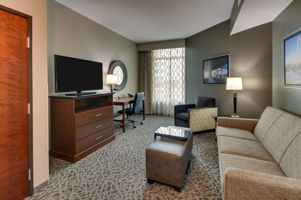 Двухместный люкс с 2 комнатами Drury Plaza Hotel Dallas Richardson