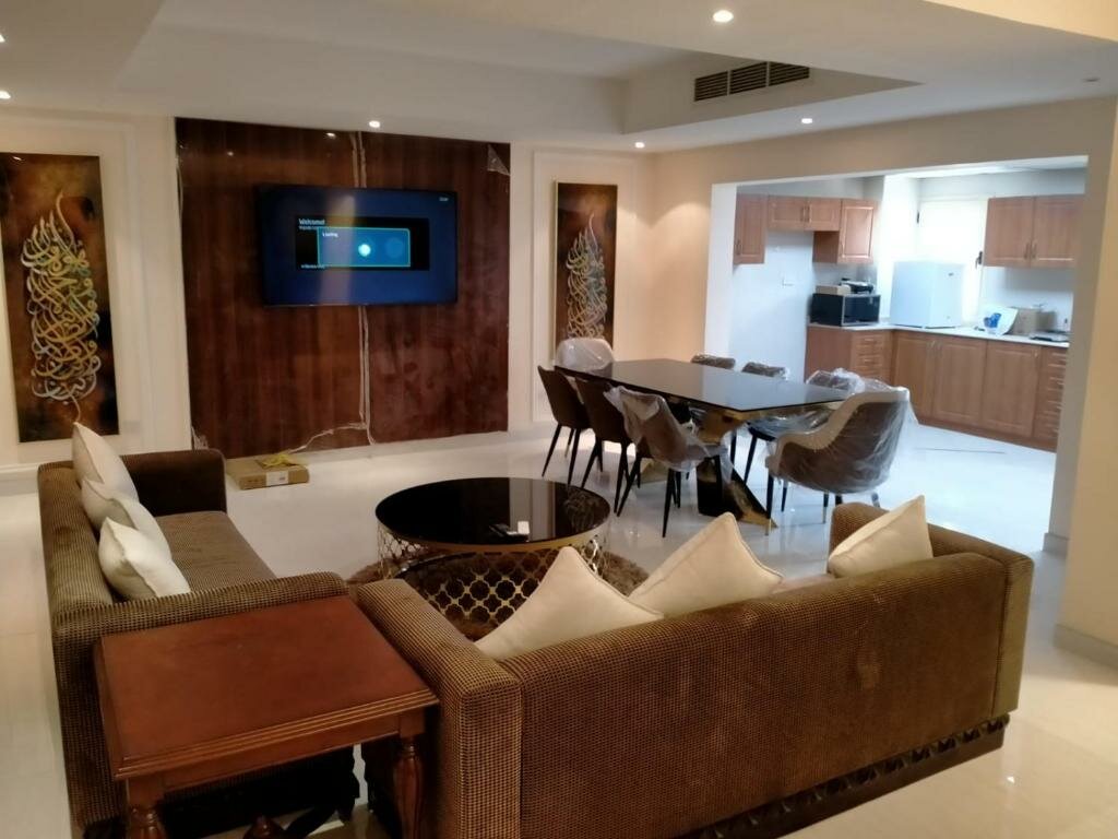 Вилла Superior Al Hamra 4-Bedroom Luxury Villa Golf View