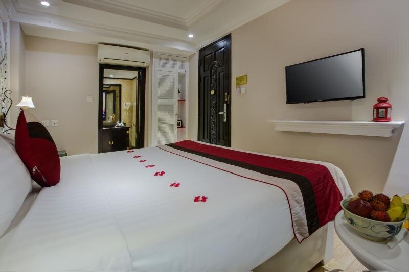 Двухместный номер Standard Lavender Central Hotel & Spa Hanoi