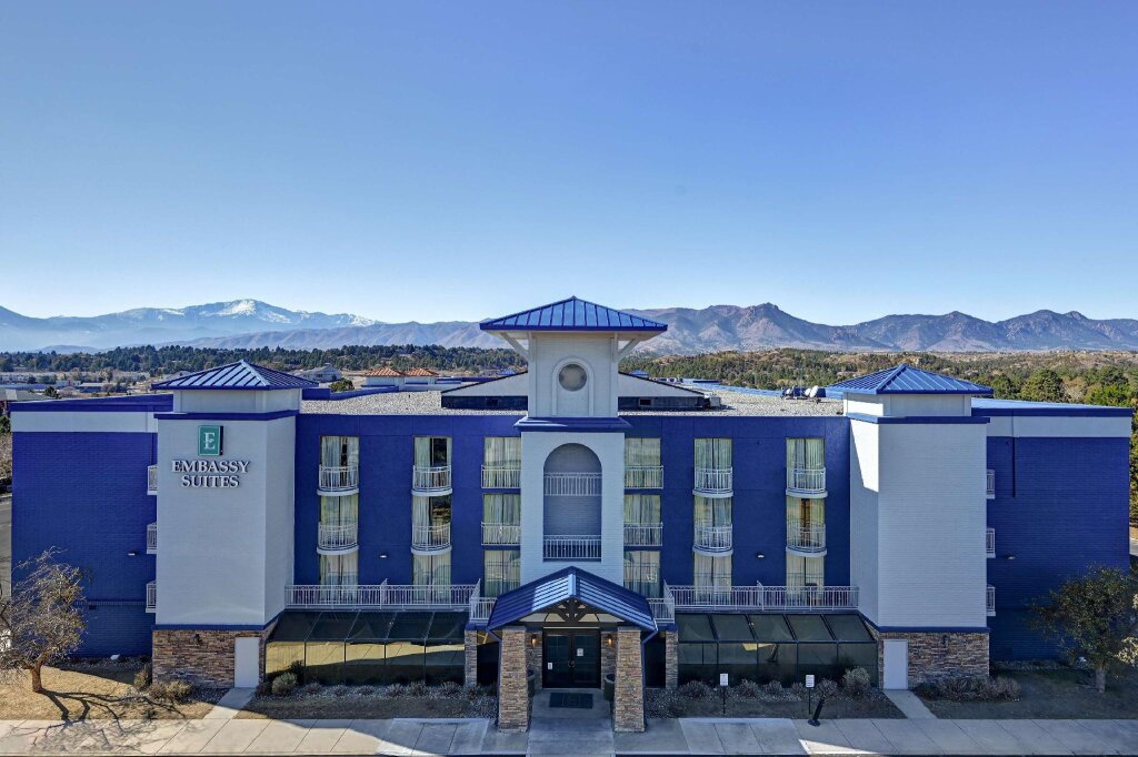 Одноместный номер Standard с видом на горы Embassy Suites by Hilton Colorado Springs