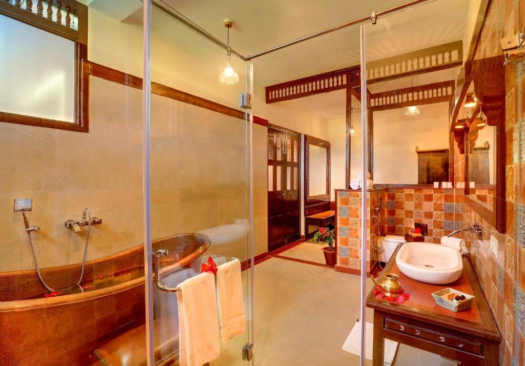 Двухместный семейный люкс Hoysala Village Resort