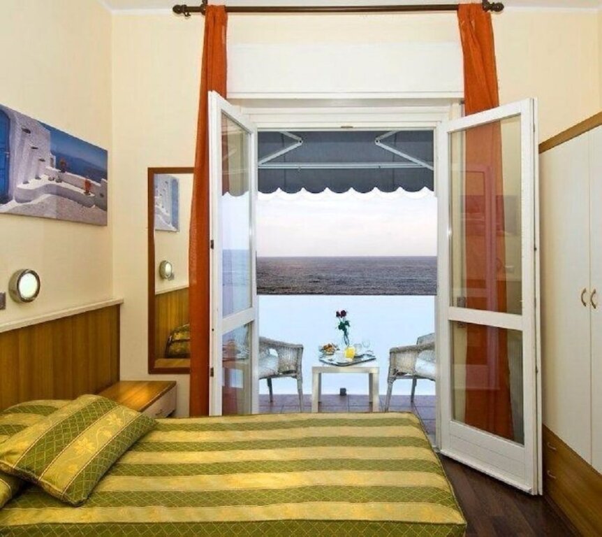 Standard Double room with balcony and with sea view Hotel Marina