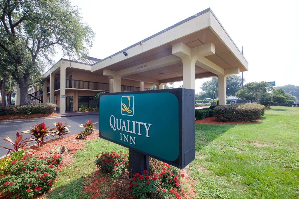 Кровать в общем номере Quality Inn Orange Park Jacksonville