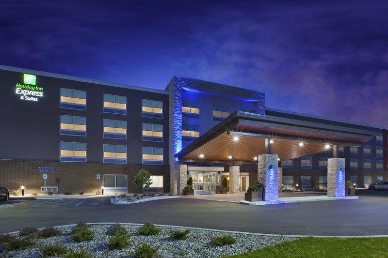 Одноместный люкс Holiday Inn Express Grand Rapids Airport North, an IHG Hotel