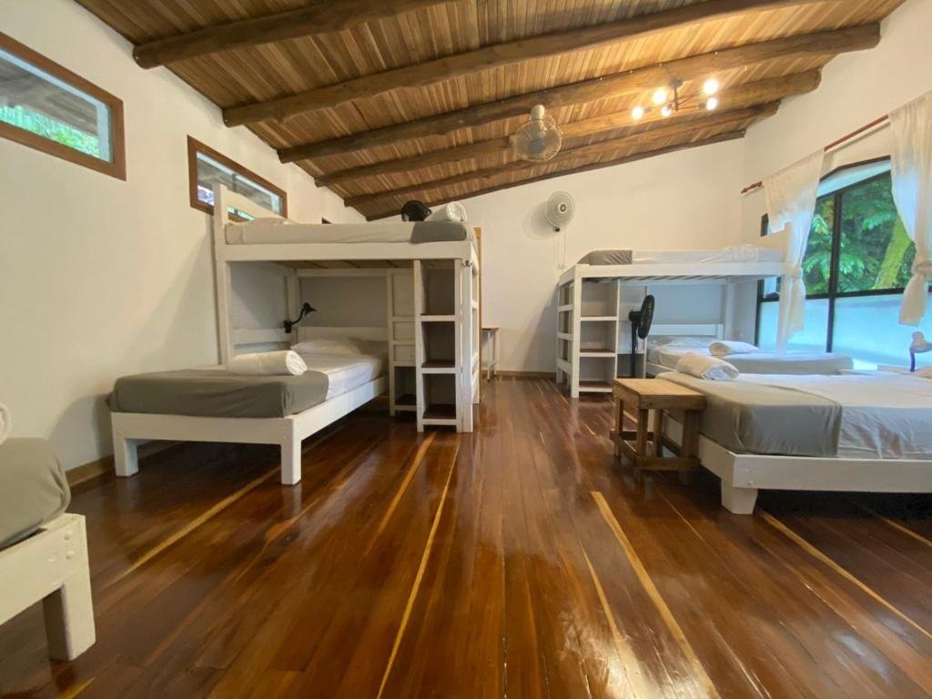 Cama en dormitorio compartido Believe Surf & Yoga Lodge Santa Teresa
