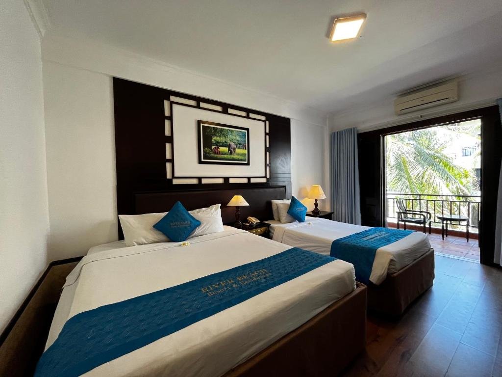 Трёхместный номер Standard с балконом River Beach Resort & Residences