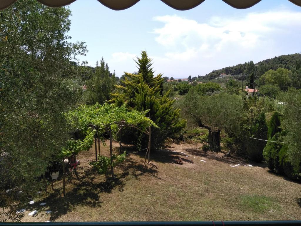 Cottage Possidi family house with parking, garden and AC