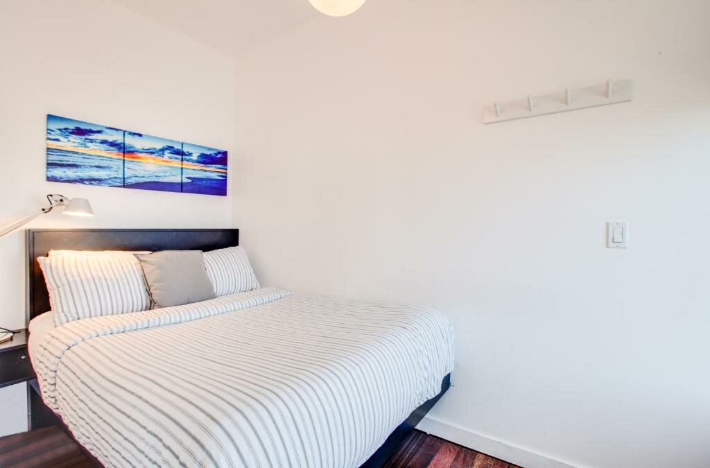 Suite 1 camera da letto con parziale vista sull'oceano Venice Breeze Suites